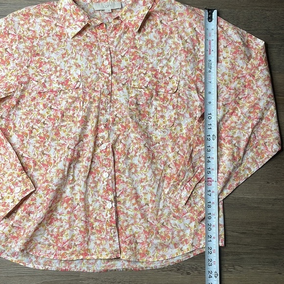 Ann Taylor Loft Women’s Collared Button Down Floral Blouse, size Large - Picture 6 of 9